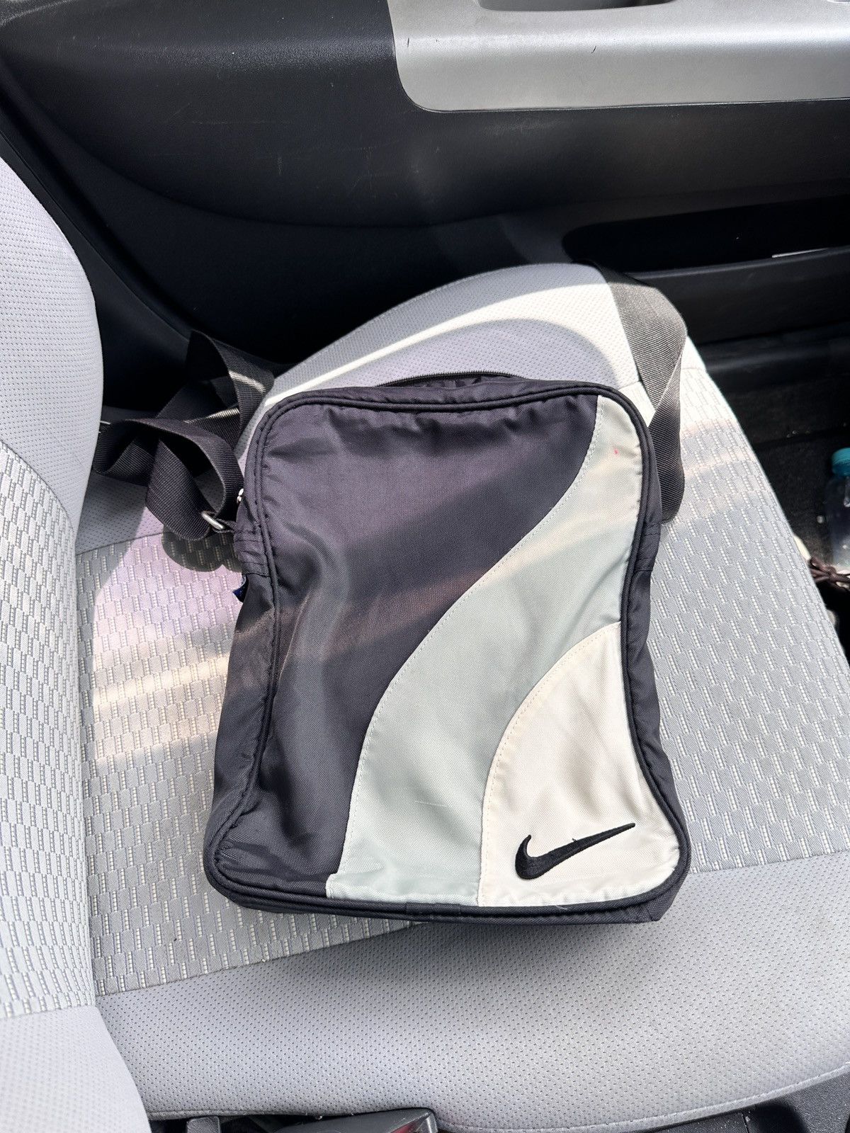 Nike Vintage Nike sling bag Size ONE SIZE - 1 Thumbnail