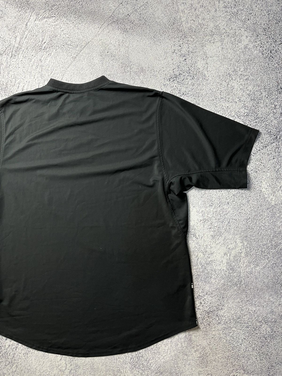 Nike Mens Vintage Nike T-Shirt centre swoosh Rare Size US XL / EU 56 / 4 - 21 Thumbnail