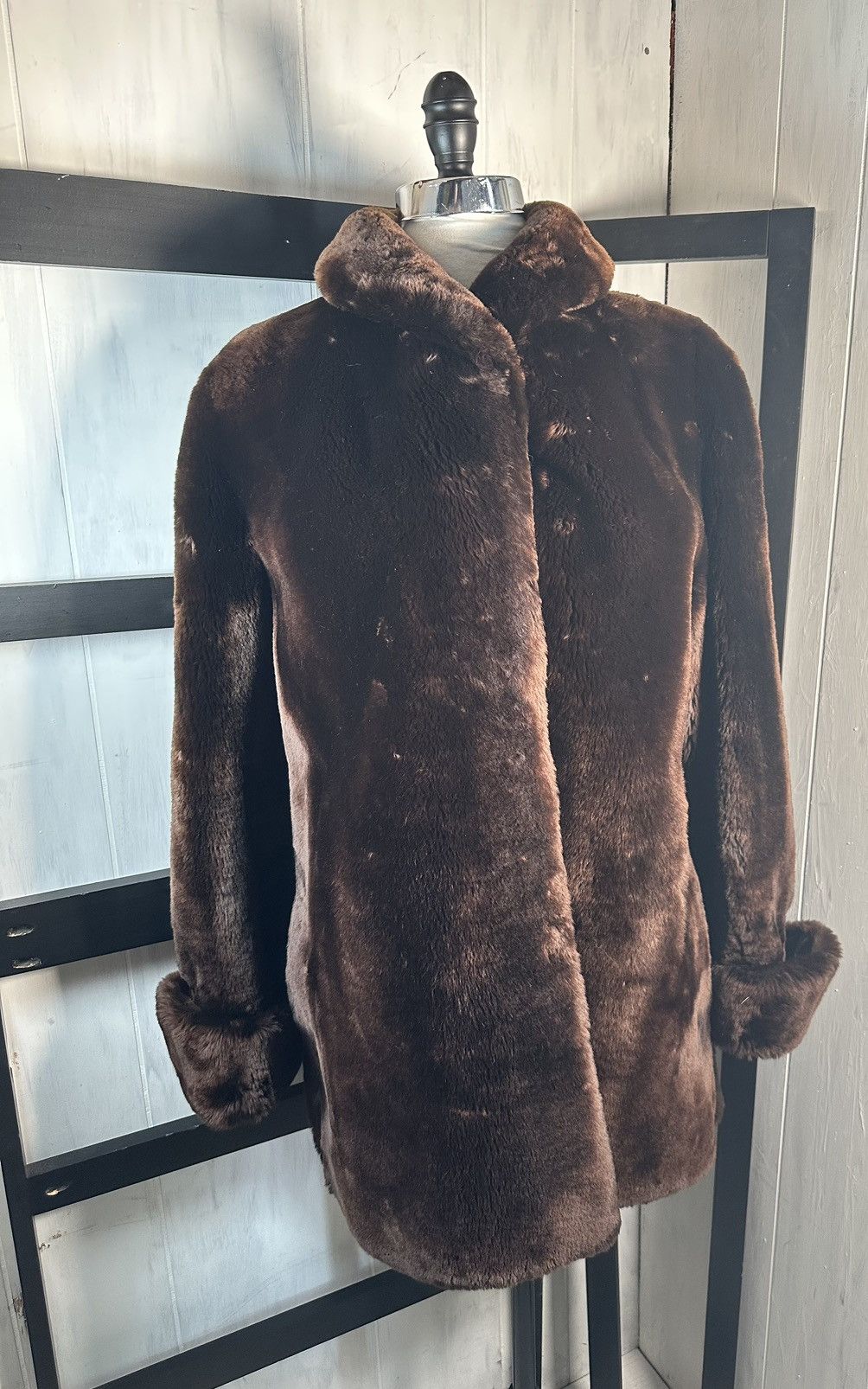 image of Vintage Capital Fur Shop Dc Paris Super Highend Mouton Coat in Brown, Women's (Size Medium)
