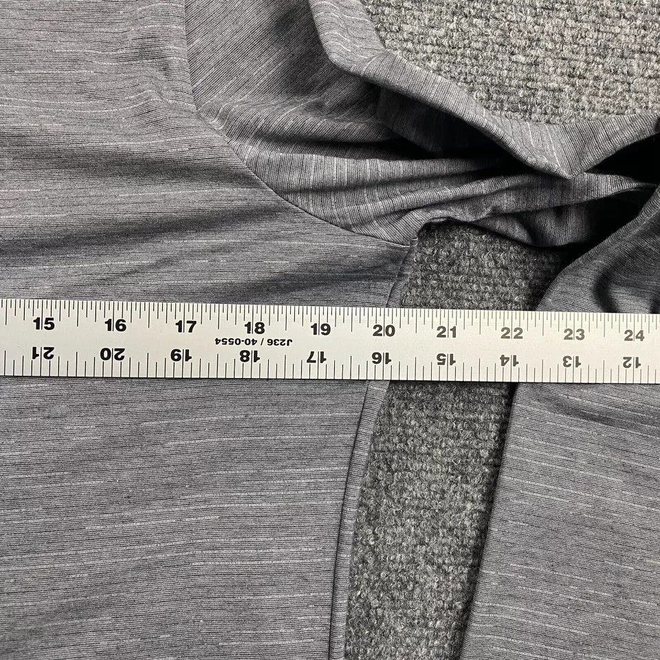 TravisMathew Travis Mathew 1/4 Zip Pullover Large Golf Mock Neck Mens Size US L / EU 52-54 / 3 - 6 Thumbnail