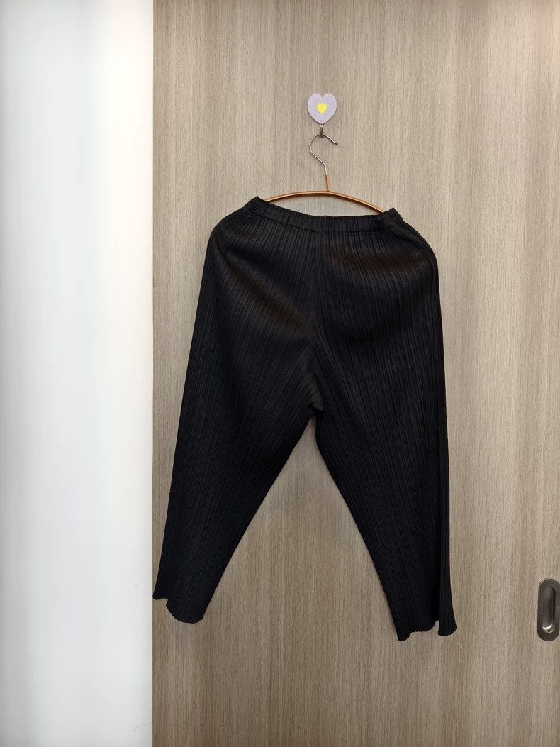 Issey Miyake Issey Miyake size:2 Black pleated pants Size 31" - 2 Thumbnail