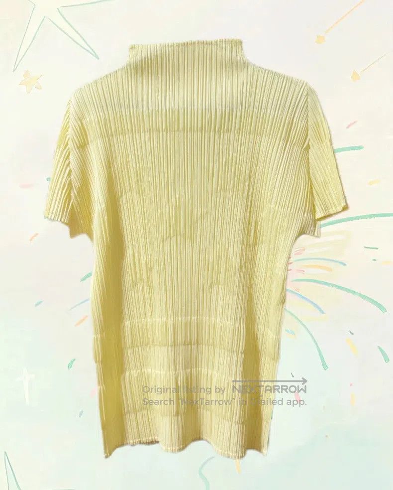Issey Miyake Issey Miyake Embossed Star Ruched Solid Color Short-Sleeve Size L / US 10 / IT 46 - 2 Thumbnail