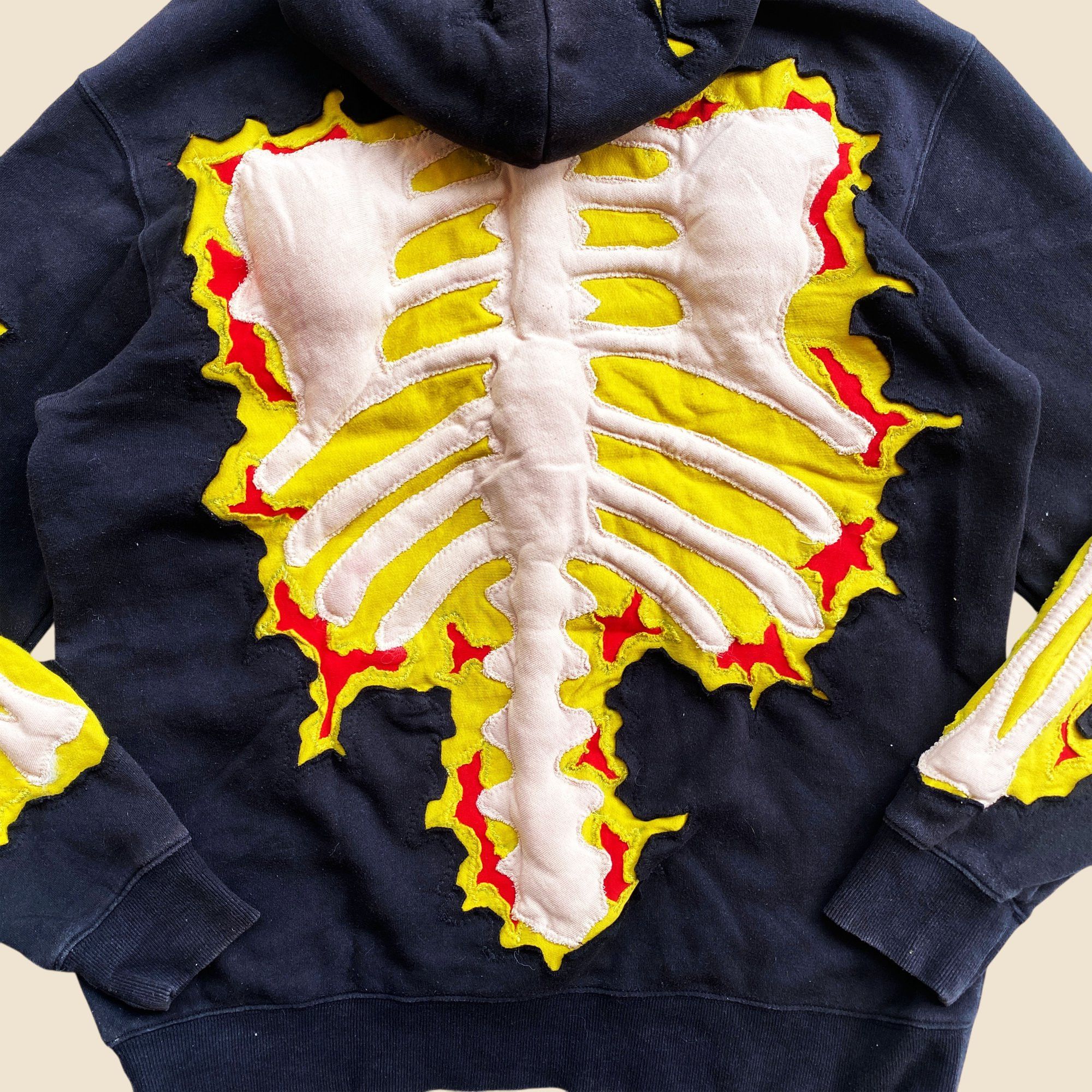 Handmade × Japanese Brand 1 OF 1 REWORKED 3D SKELETON YELLOW CRACKY HOODIE SIZE MEDIUM Size US M / EU 48-50 / 2 - 7 Thumbnail