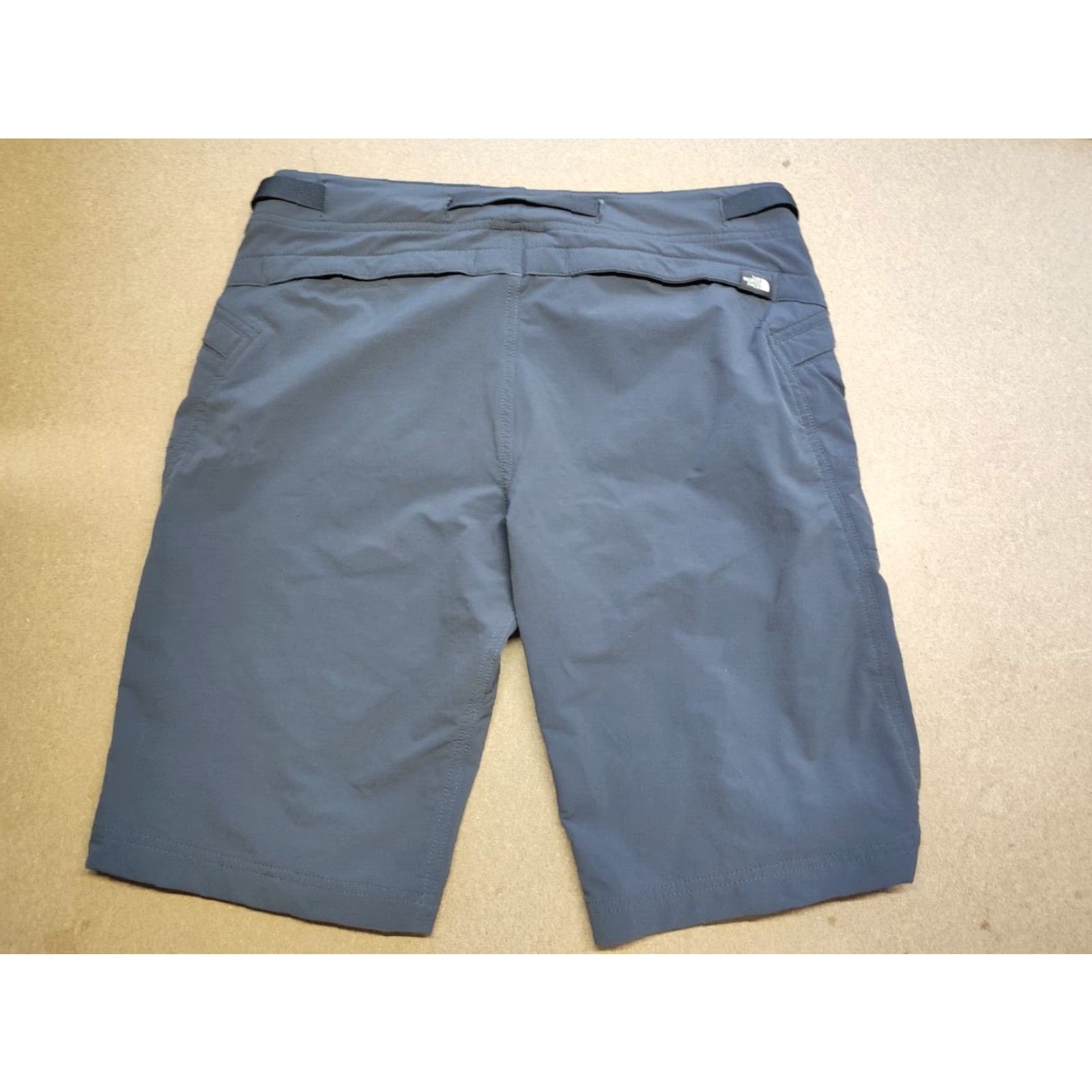 The North Face The North Face Hiking Shorts Womens Size 8 Outdoor Gray Pockets Belted Ladies Size 30" / US 8 / IT 44 - 2 Thumbnail