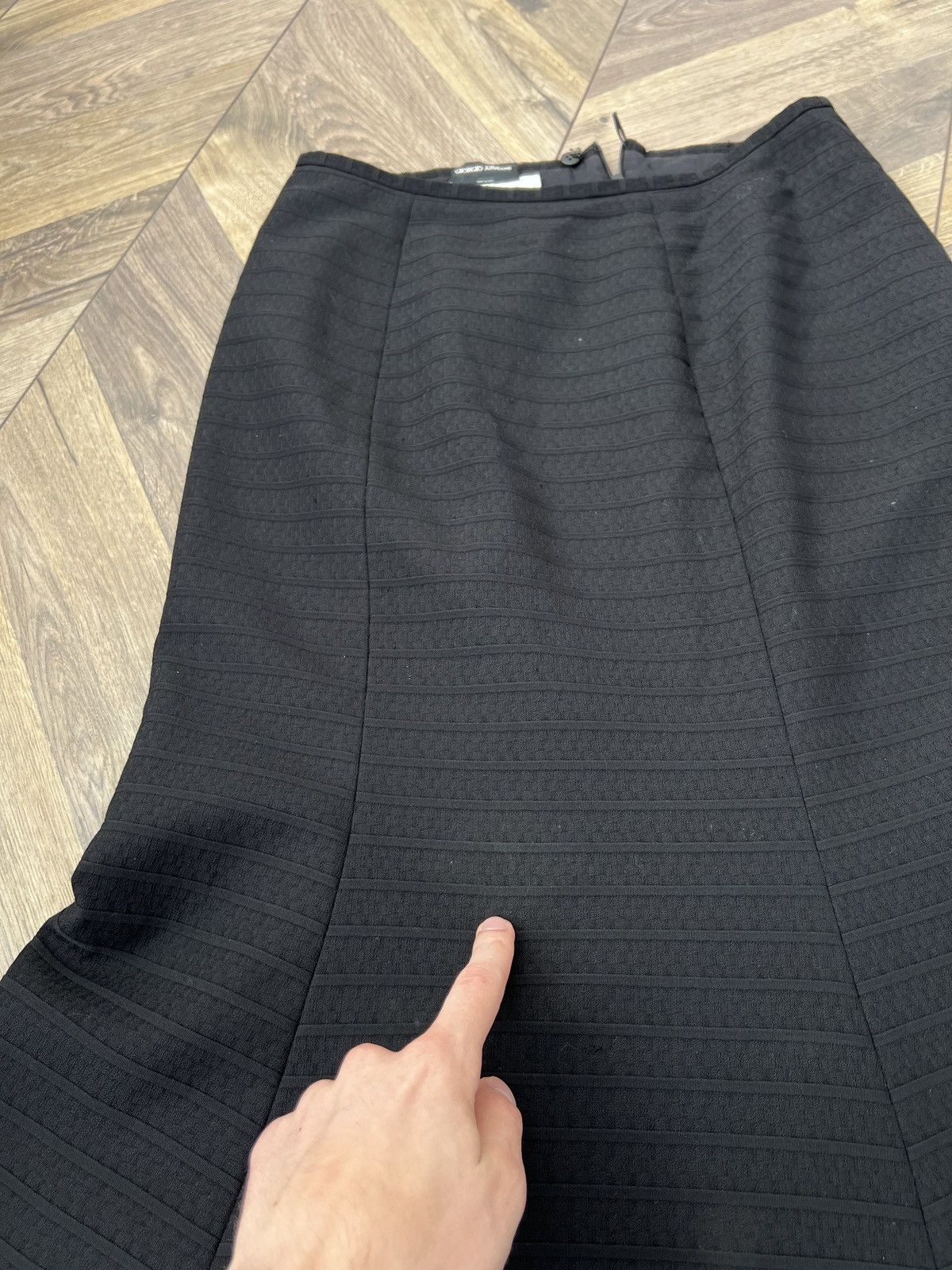 Giorgio Armani Vintage Giorgio Armani Black Flared Wool Skirt Size M / US 6-8 / IT 42-44 - 6 Thumbnail
