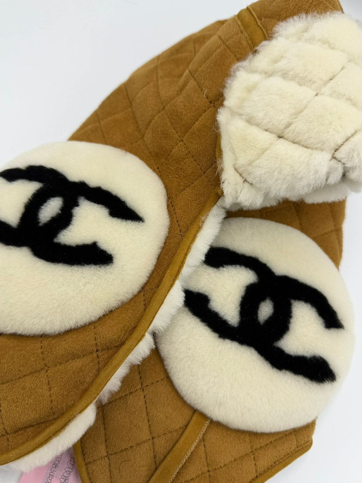 Chanel VERY RARE 2023 Chanel Quilted Shearling trapper hat Size ONE SIZE - 9 Thumbnail