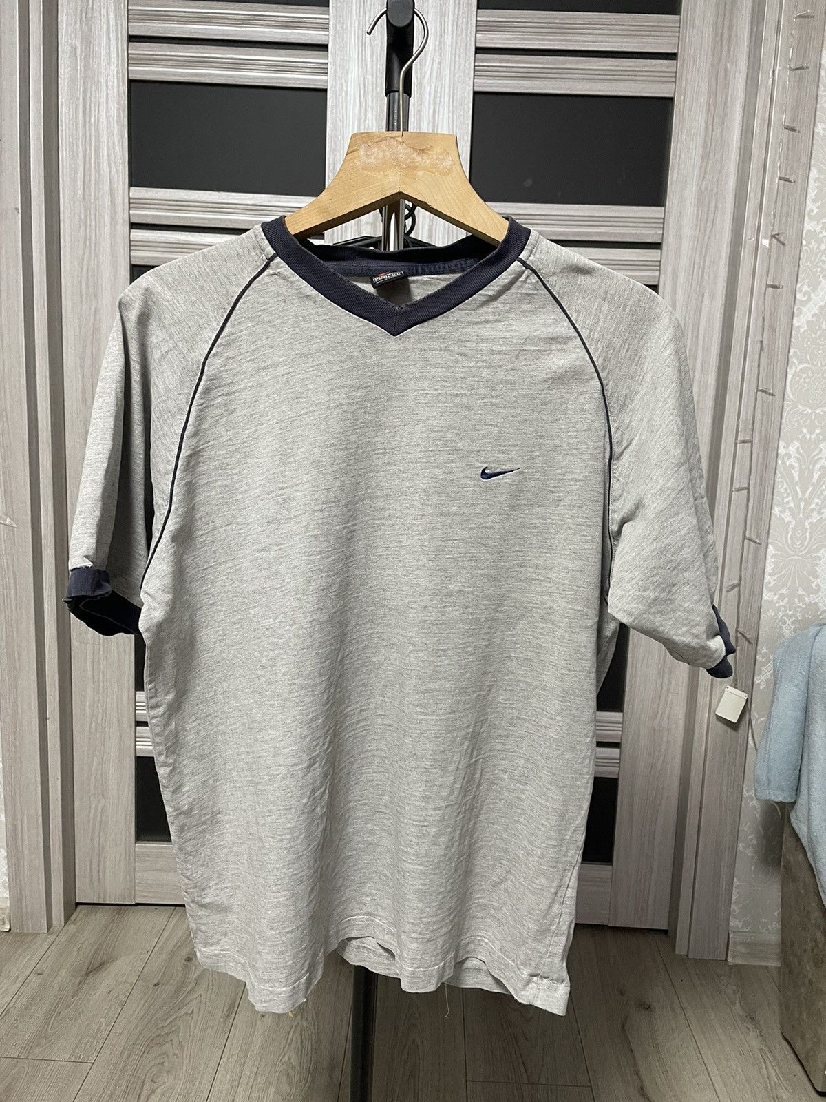 Nike × Vintage Vintage Nike Small Logo Y2K Made In Portugal L Streetwear Size US L / EU 52-54 / 3 - 1 Thumbnail