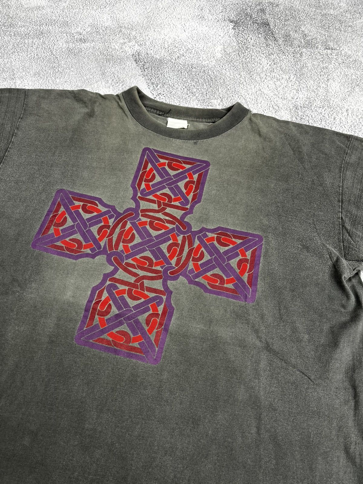 Vintage Celtic cross distressed t shirt vintage Size US L / EU 52-54 / 3 - 2 Thumbnail