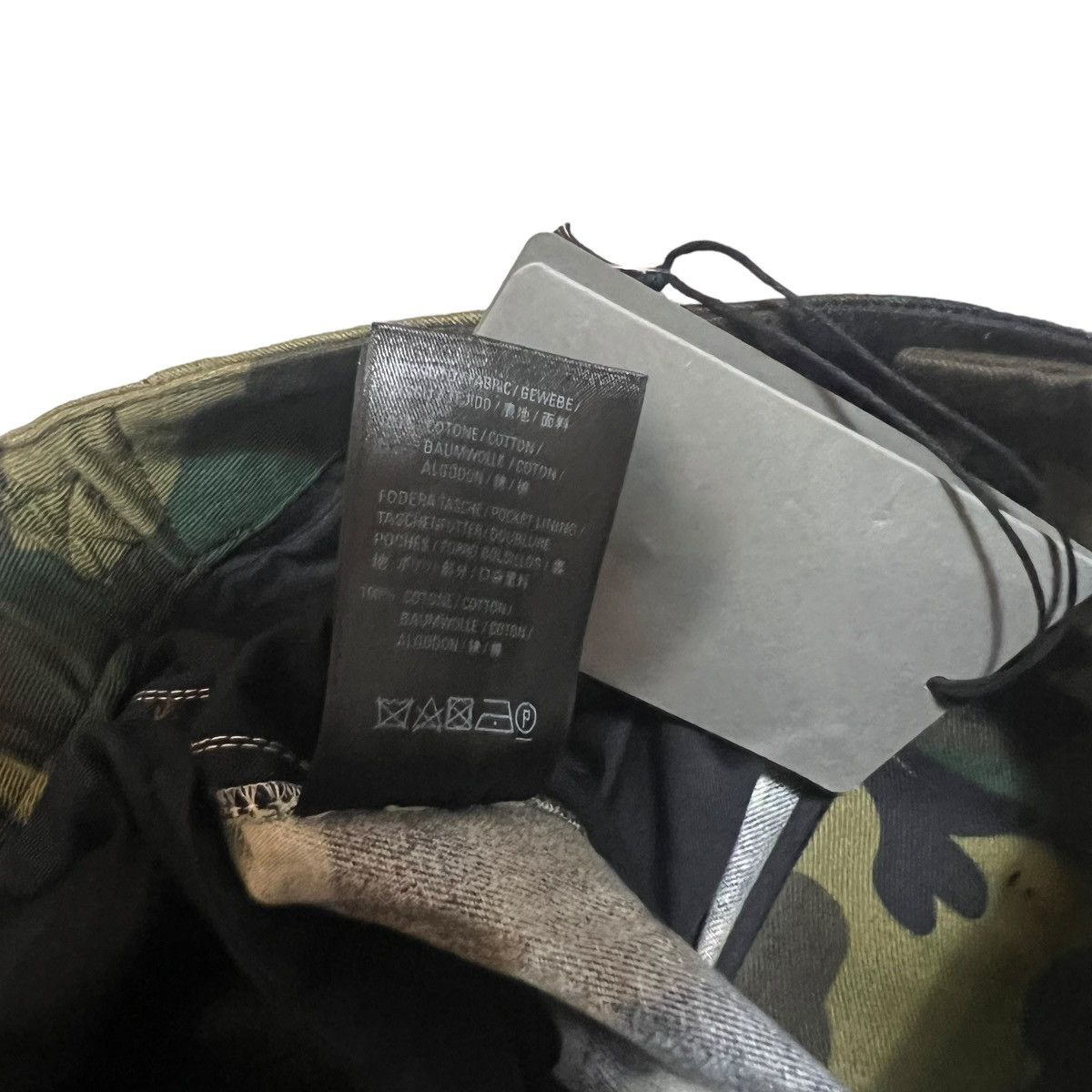 Balenciaga BALENCIAGA 2021 WINTER OVERSIZED CAMOUFLAGE KICK CARGO PANTS Size US 31 - 6 Thumbnail