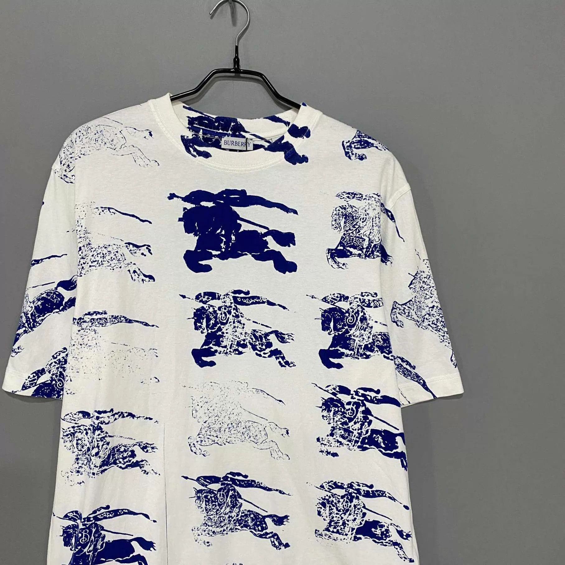 Burberry Burberry Full Print Equestrian Knight Short Sleeve Tee M Size US M / EU 48-50 / 2 - 2 Thumbnail