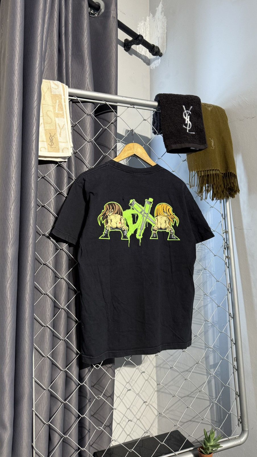 Vintage DISTRESS VINTAGE 2007 WWE DEGENERATION X WRESTLING TSHIRT Size US M / EU 48-50 / 2 - 2 Thumbnail