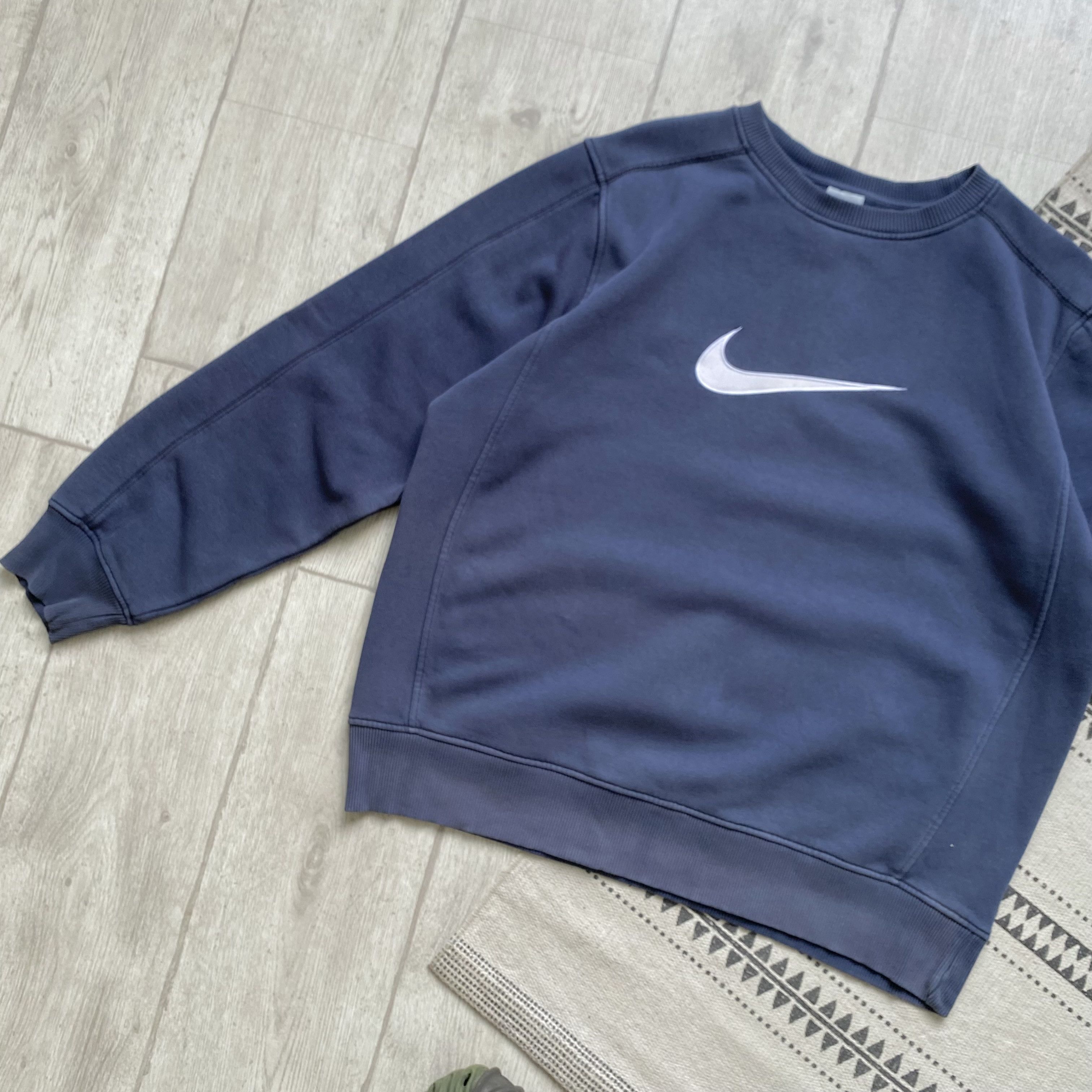 Nike Vintage 90s Faded Nike Sweatshirt center logo Swoosh Size US L / EU 52-54 / 3 - 8 Thumbnail