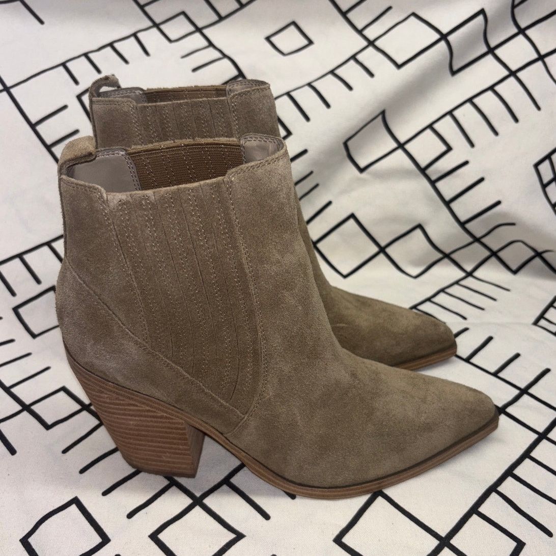 Marc Fisher Marc Fisher Suede Marela Ankle Bootie Size US 9 / IT 39 - 3 Thumbnail