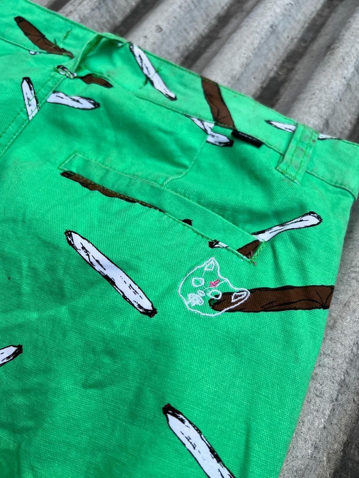 Golf Wang × Odd Future × Tyler The Creator Golf wang blunt / joint short pants Size US 29 - 3 Thumbnail