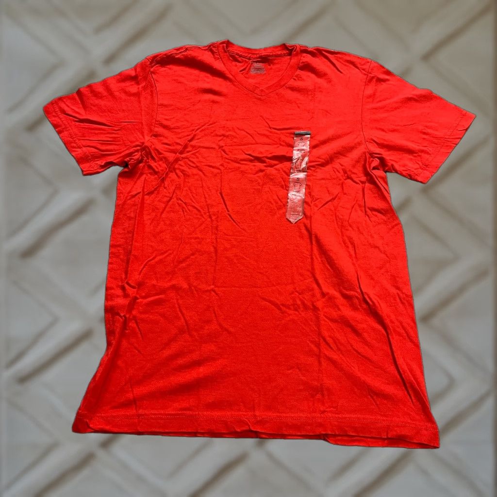 Alfani Vintage Alfani Men’s T-Shirt Small Red Solid V-Neck Cotton Short Sleeve Size US S / EU 44-46 / 1 - 1 Thumbnail