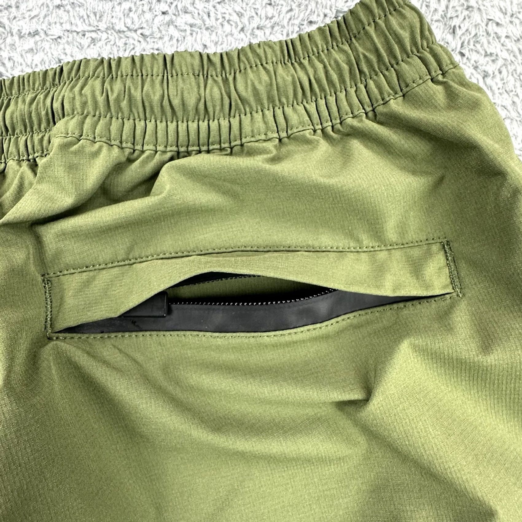 Feature Shorts Men 1XL Green Drawstring Streetwear Spellout Unlined, Men's (Size 36) — image 6 of 6