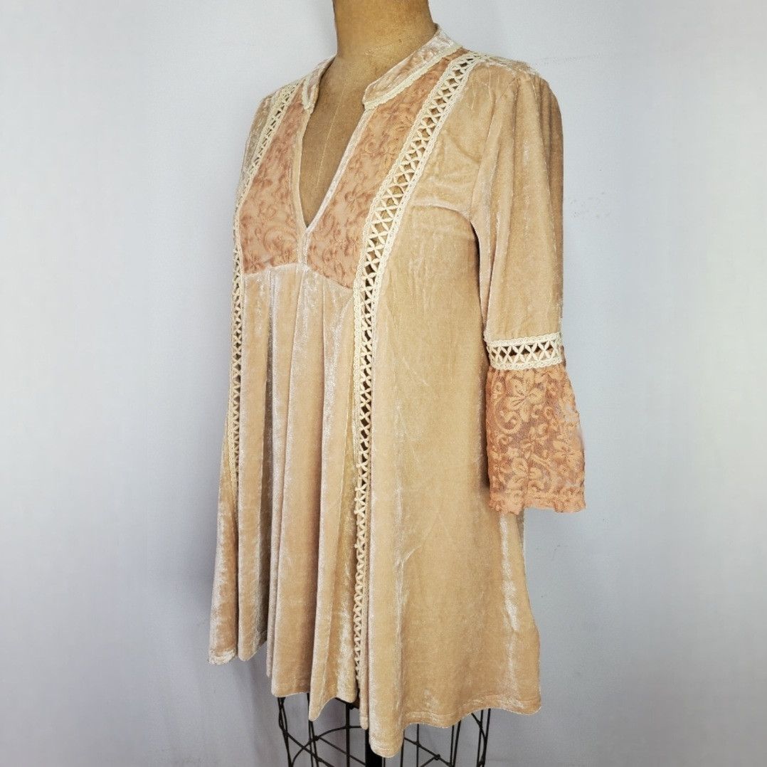 Other POL S Tunic Top Velvet Lace V-Neck 3/4 Bell Sleeve Beige Tan Size S / US 4 / IT 40 - 3 Thumbnail