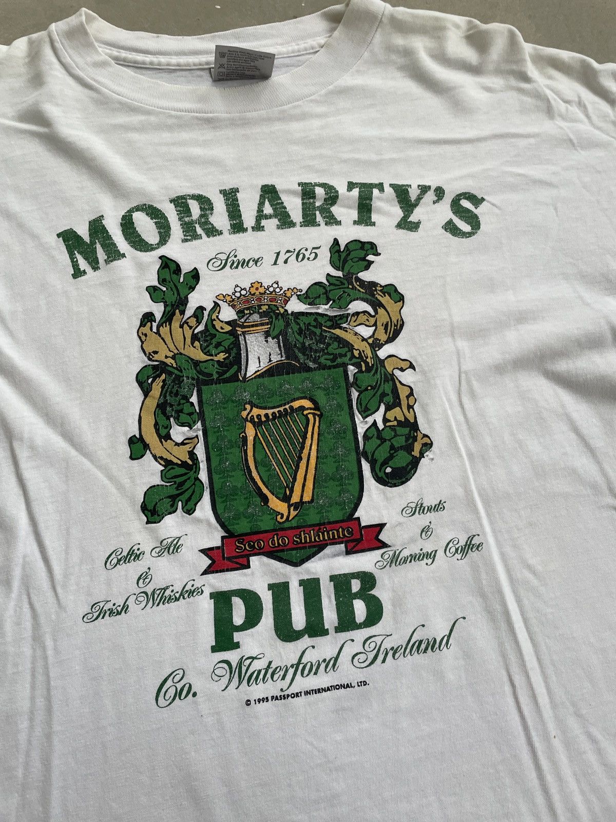Vintage VINTAGE 90s MORIARTY’S PUB IRELAND DISTRESSED TEE Size US XL / EU 56 / 4 - 2 Thumbnail