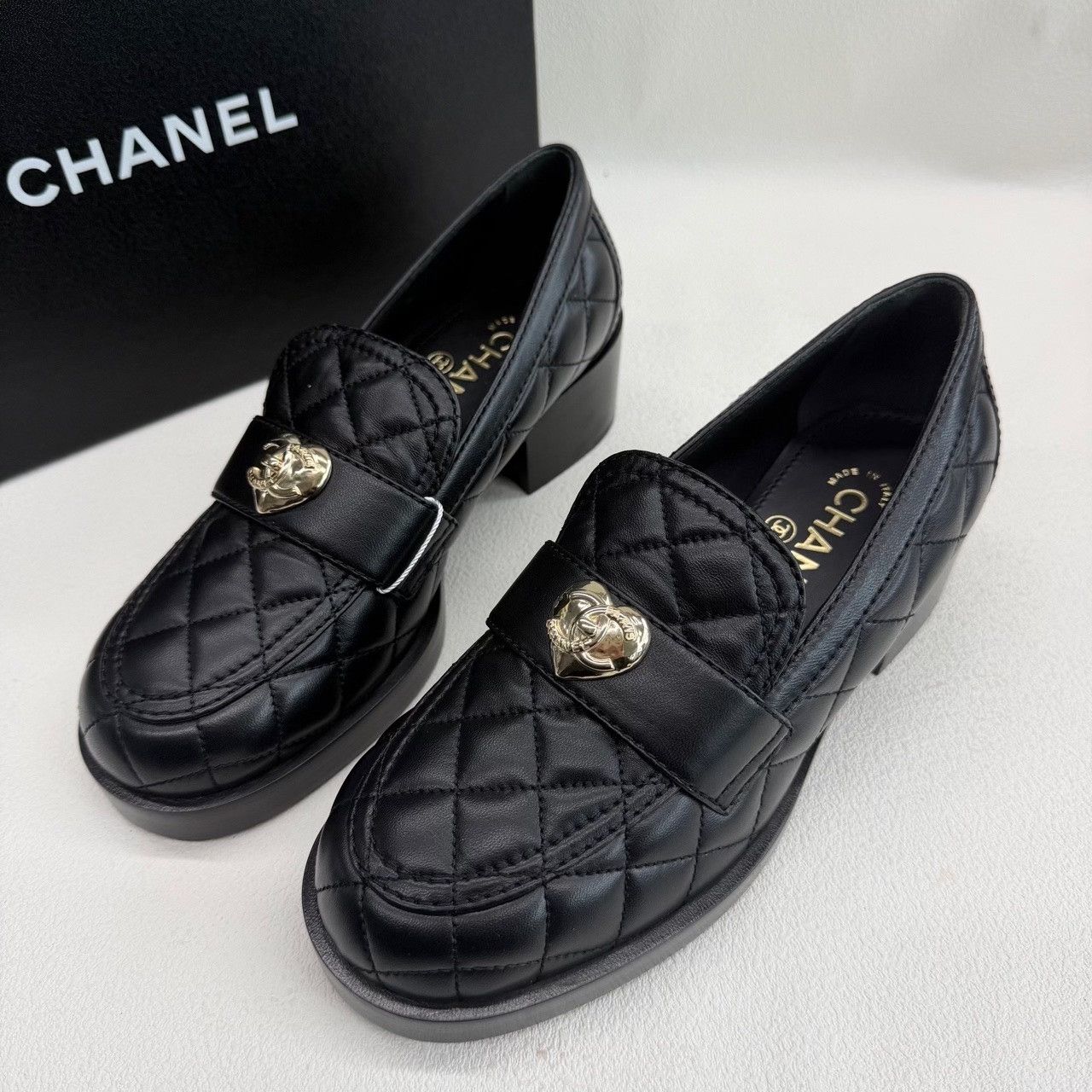 Chanel Chanel Plaid Black Lowtop Sneakers us_6 Women Size US 6 / IT 36 - 1 Thumbnail
