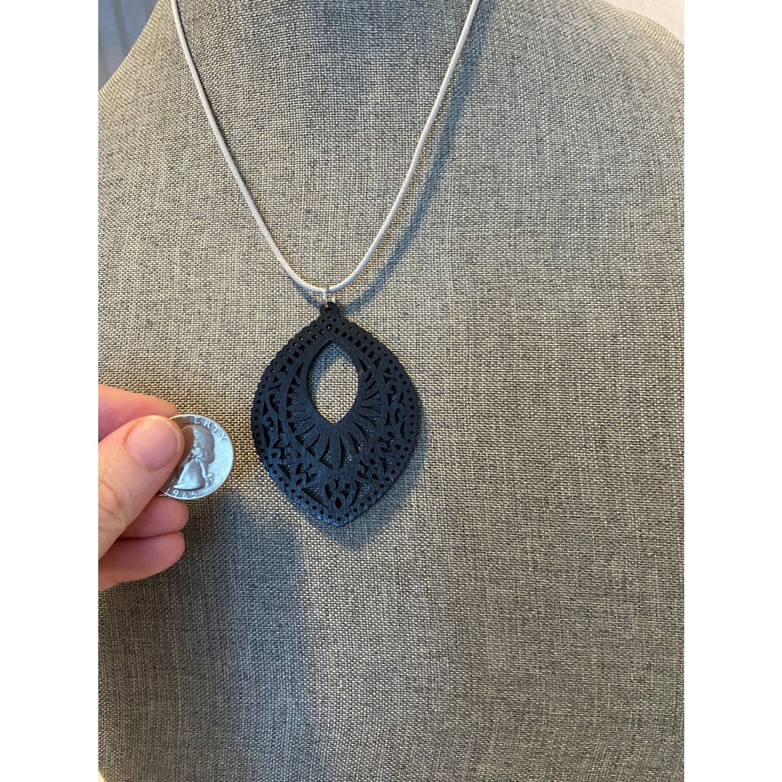 Handmade Upcycled black teardrop pendant necklace Size ONE SIZE - 2 Thumbnail