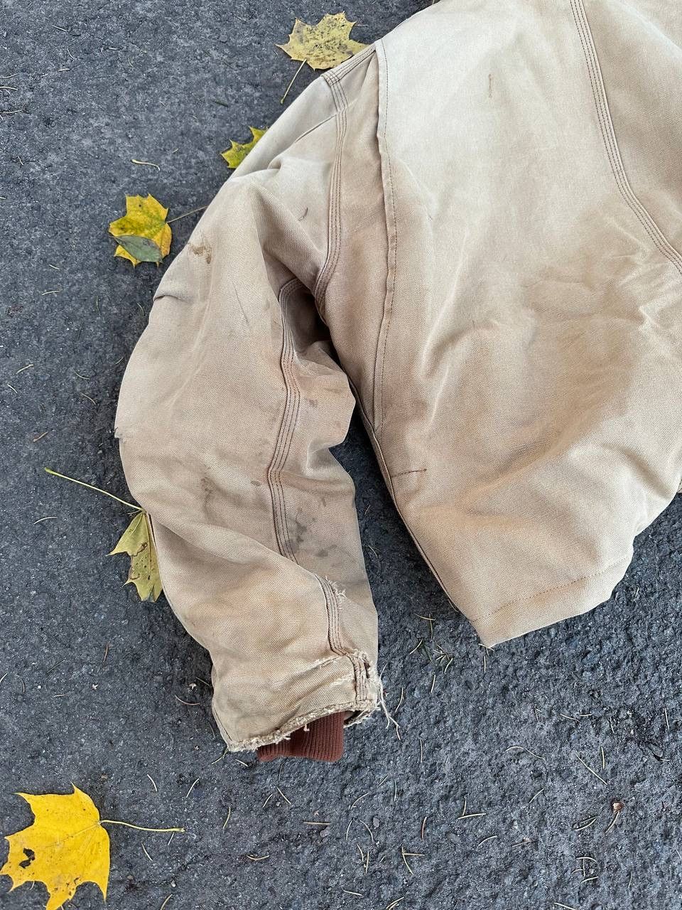 Carhartt 90s Carhartt Work Natural Sun Faded Distressed Detroit Boxy Size US L / EU 52-54 / 3 - 22 Thumbnail