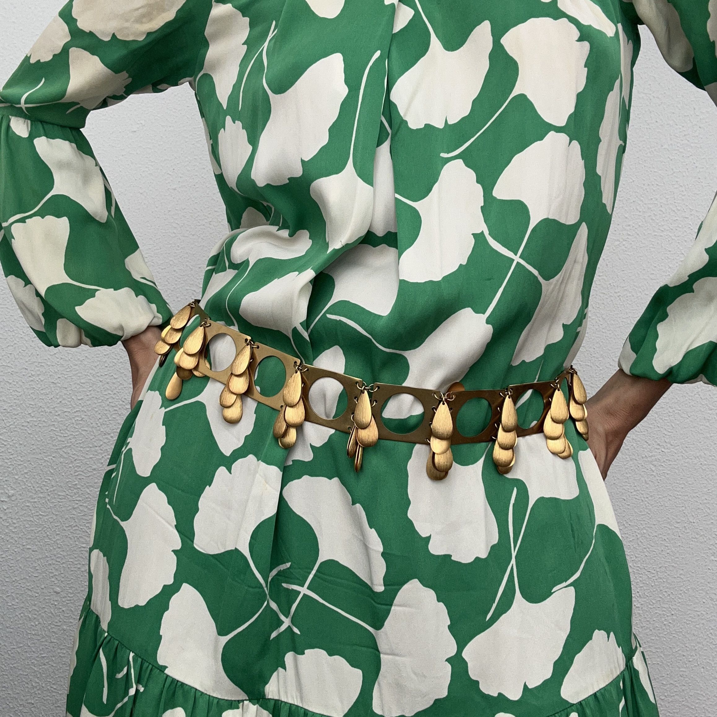 Vintage Vintage 1970s Gold Brutalist Leaf Belt Size ONE SIZE - 1 Thumbnail