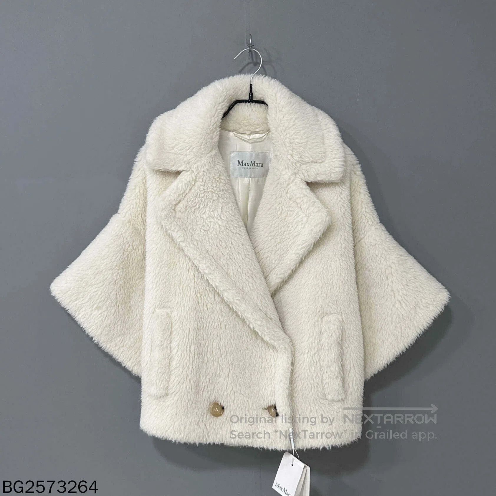 Max Mara short cream teddy coat by MaxMara. Size M / US 6-8 / IT 42-44 - 1 Thumbnail