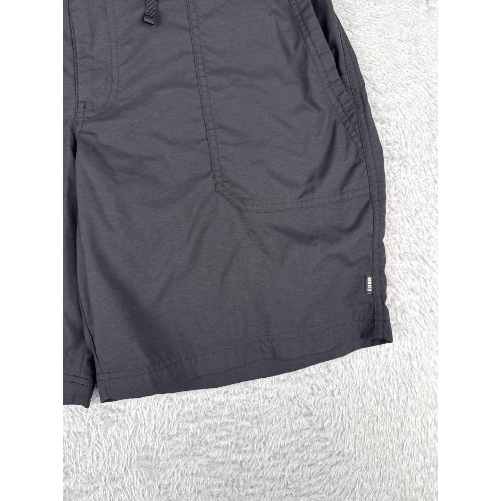Vintage REI Women Shorts Cargo 14 Black Nylon Blend Pockets Hiking Camp Casual 32x9 Adult Women 14 Black REI Shorts Size 36" / US 14 / IT 50 - 2 Thumbnail
