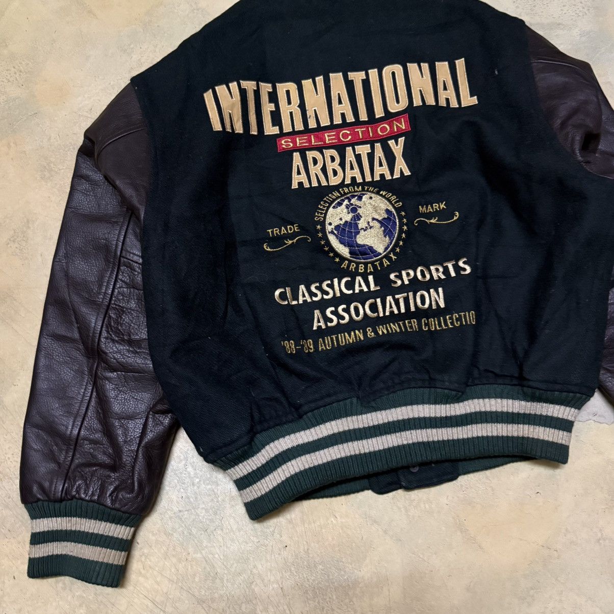 Other Vintage International Selection Arbatax Big Logo Varsity Size US L / EU 52-54 / 3 - 15 Thumbnail