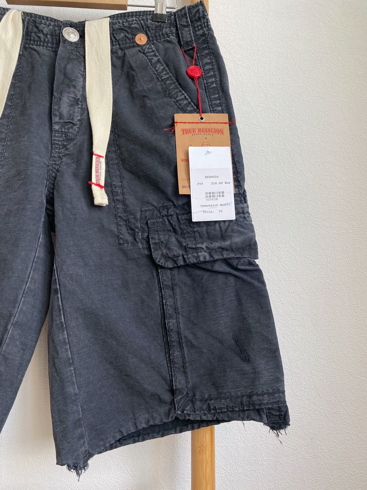 True Religion True Religion ISAAC Cargo Tonal Shorts Size 29 Size US 29 - 6 Thumbnail