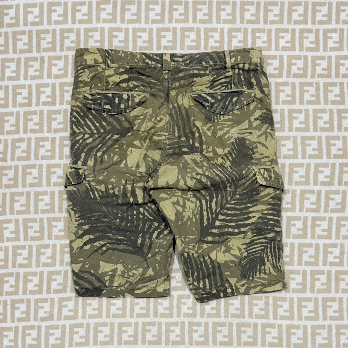 C.P. Company Cp Company Hawaii Cargo Shorts Size US 33 - 3 Thumbnail