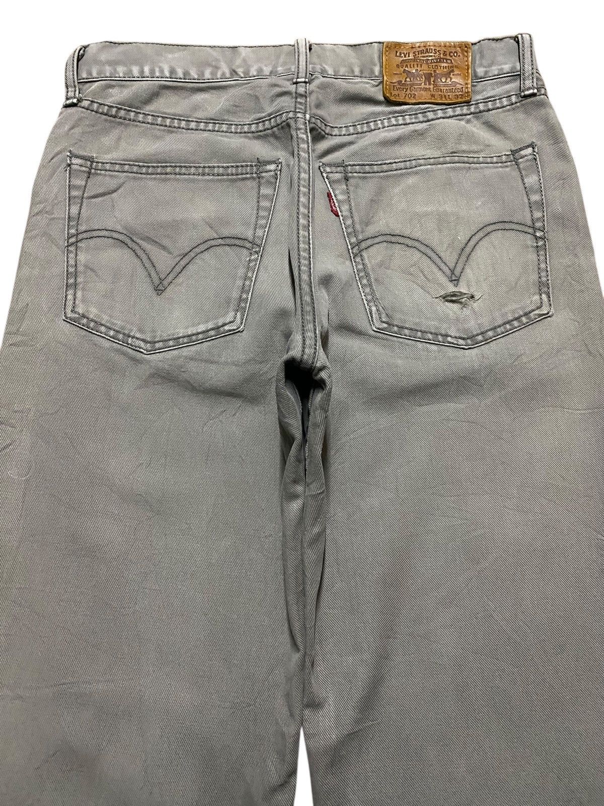 Levi's Vintage Levis 702 Y2K Distressed Loose Jeans Size US 31 - 4 Thumbnail