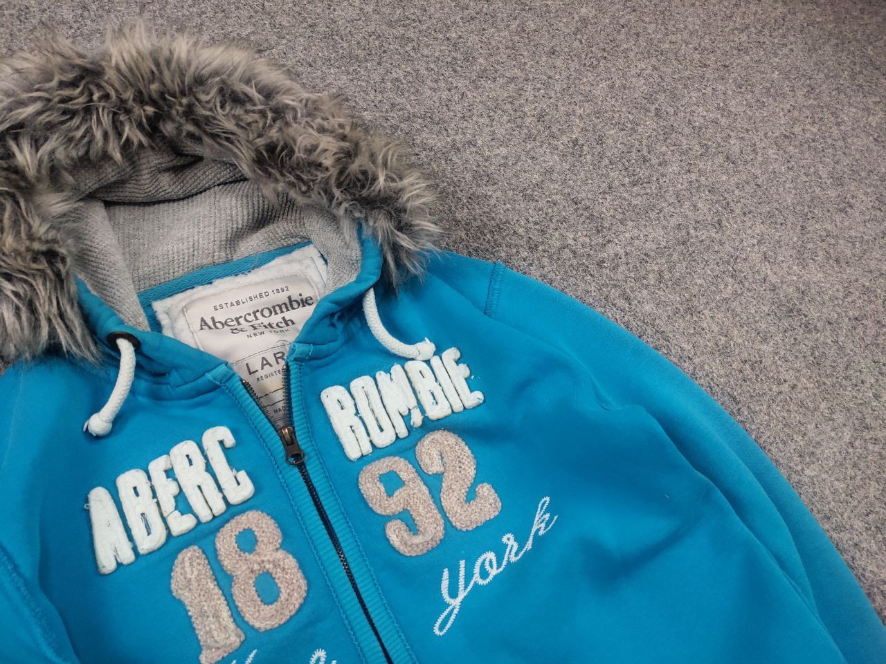 Abercrombie & Fitch Abercrombie Vintage Y2K crazy fur zip Hoodie if six was nine Size M / US 6-8 / IT 42-44 - 2 Thumbnail