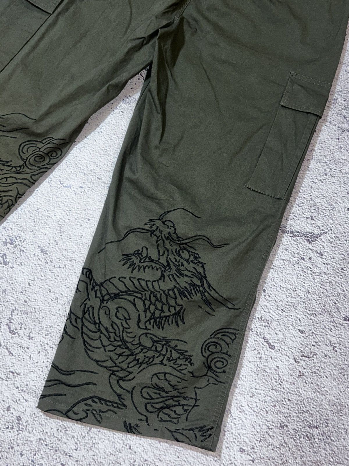 Ed Hardy Ed Hardy x Urban Outfitters Dragon Cargo Pants Size US 28 / EU 44 - 10 Thumbnail