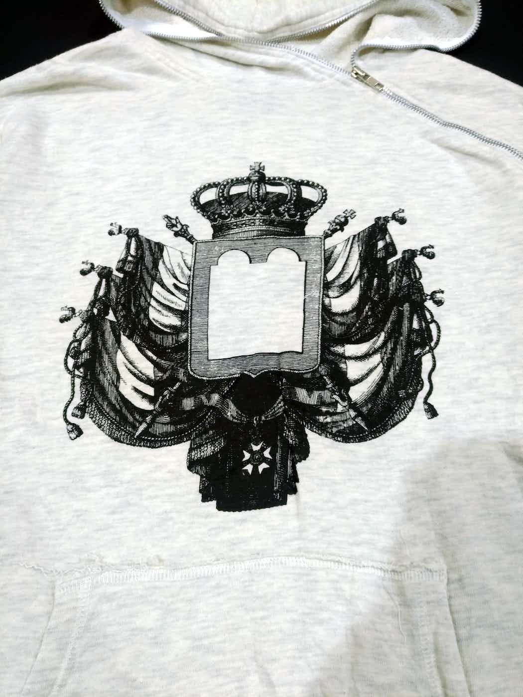 20471120 T’shirtism Works Japan Archival Crown Coat Of Arms Hoodie Size US M / EU 48-50 / 2 - 3 Thumbnail