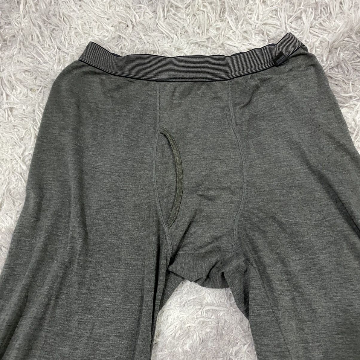 Uniqlo × Vintage Uniqlo tight running heattech extra warm Size US 28 / EU 44 - 2 Thumbnail