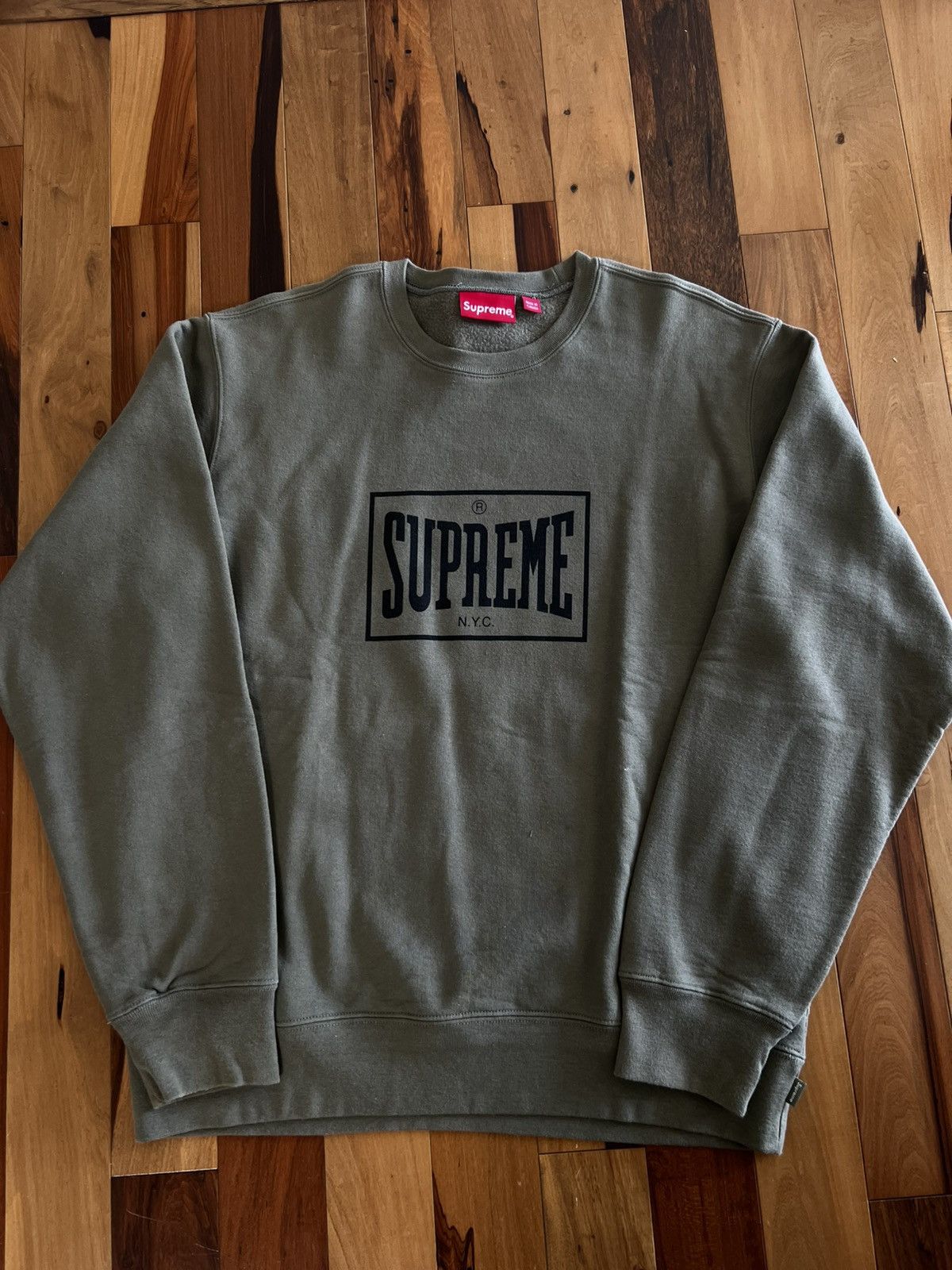 Supreme Everlast Logo
