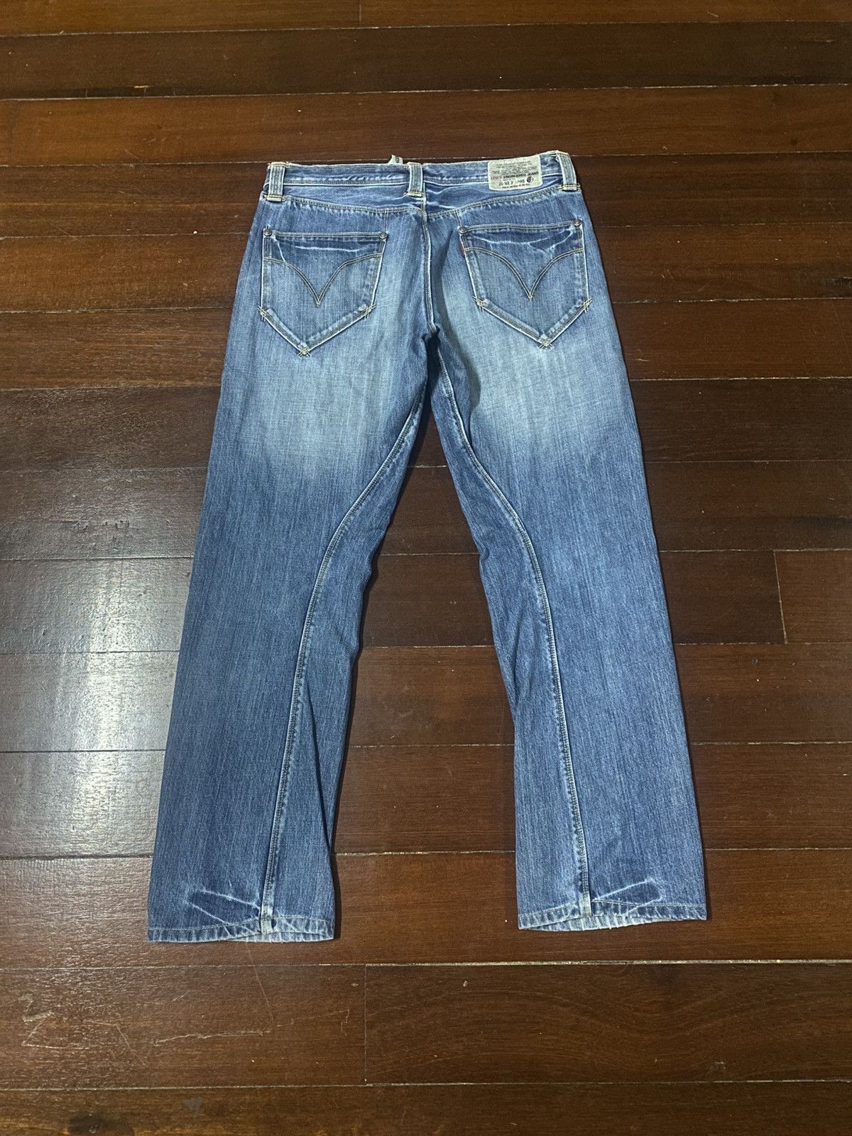 Levi's Vintage Clothing Levis Engineered 1999 mud wash flare Faded Baggy Jeans Size US 35 - 8 Thumbnail