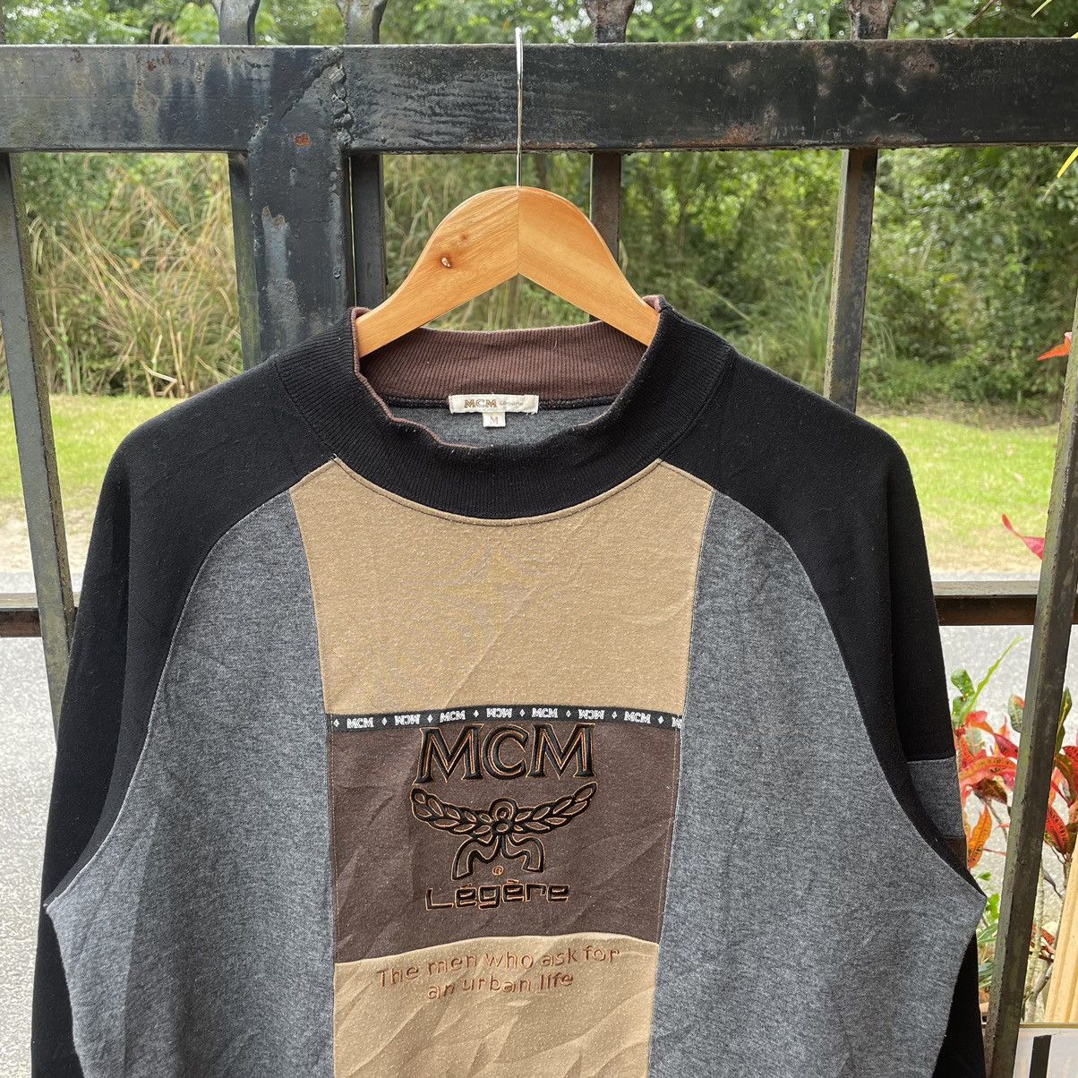 MCM × Vintage 🔥Vintage MCM Embroidered Big Logo Spellout Sweatshirts Size US M / EU 48-50 / 2 - 3 Thumbnail