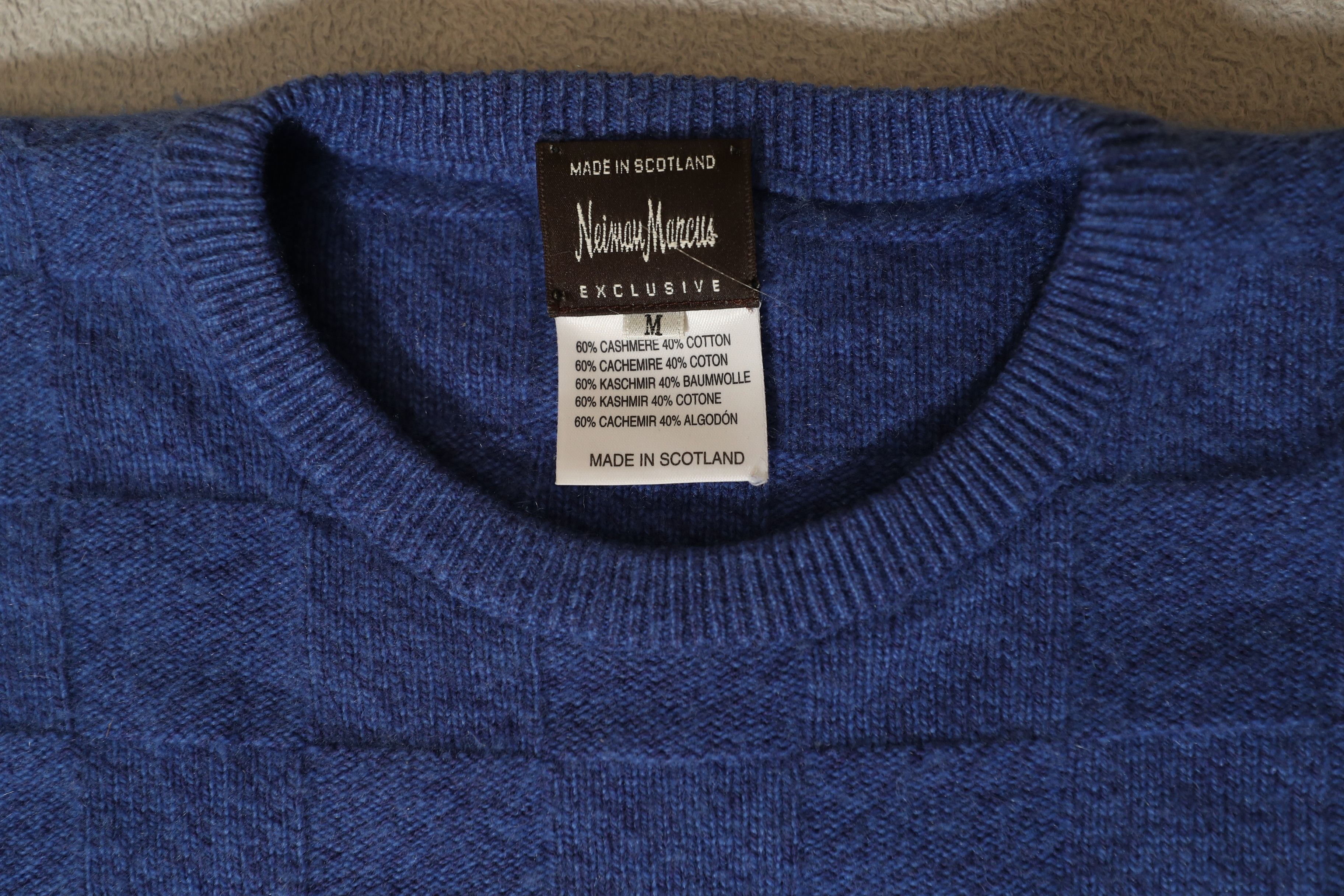 Neiman Marcus Neiman Marcus Blue Square Cashmere Sweater (M) Size US M / EU 48-50 / 2 - 8 Thumbnail