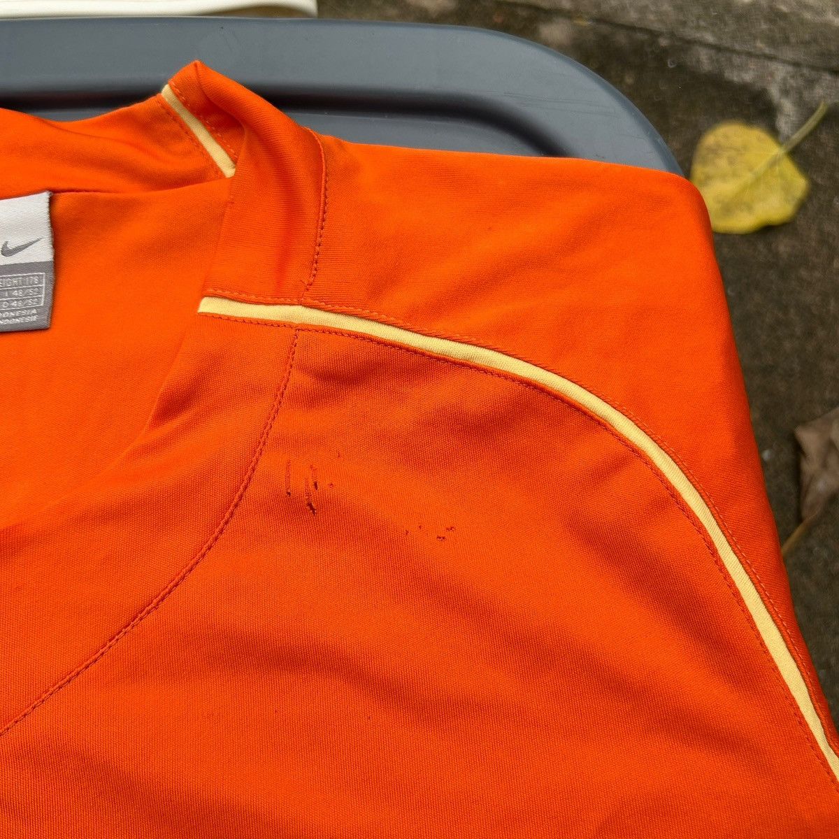 Nike Vintage Nike Manchester United Orange 🍊 Size US XS / EU 42 / 0 - 5 Thumbnail