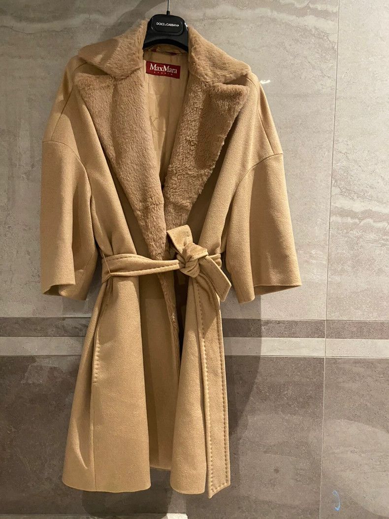 MaxMara Camel Cashmere Coat with Rabbit Fur Collar -dmc