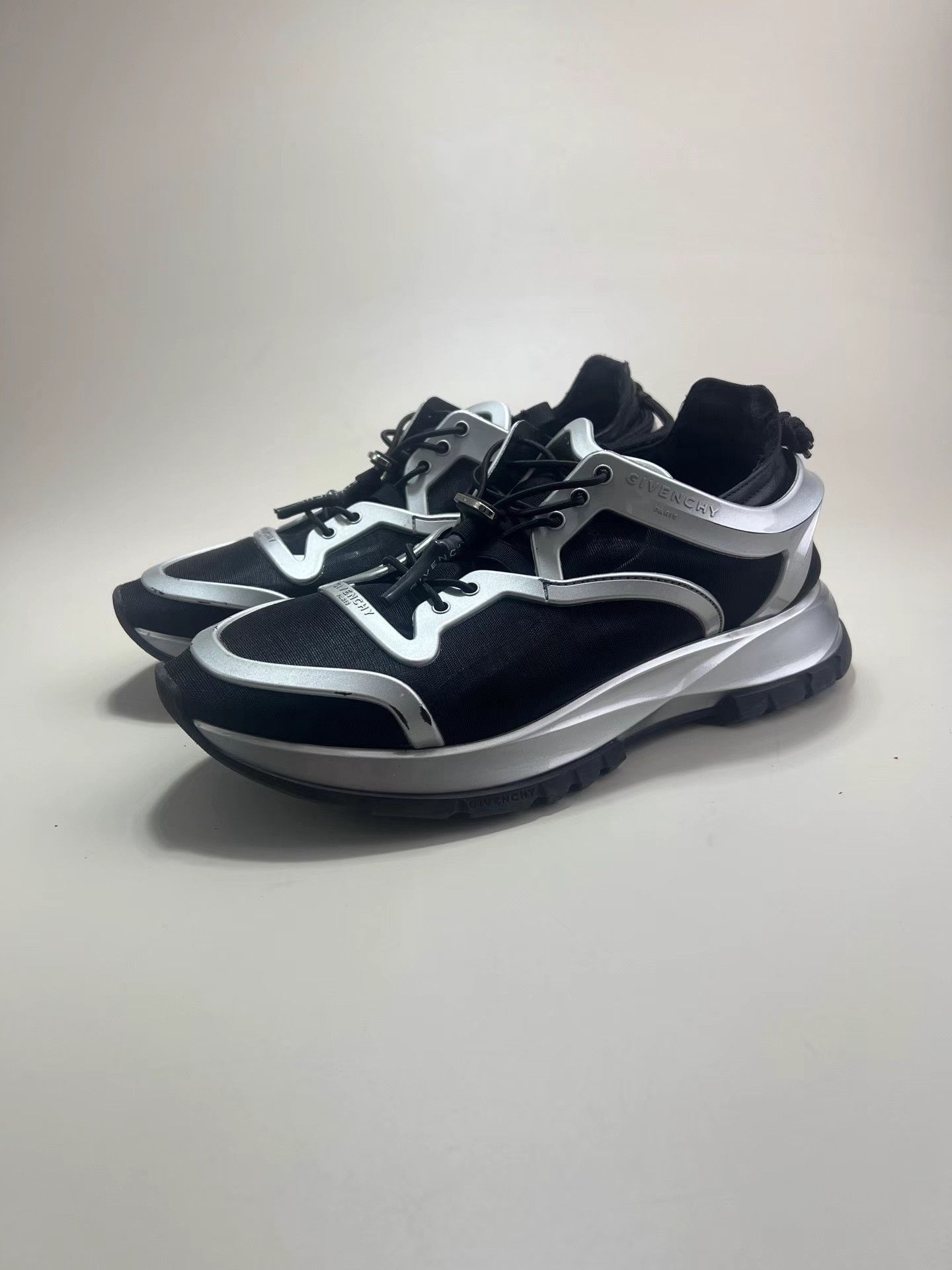 Givenchy GIVENCHY Black & Silver Sneakers K1 Size US 7 / EU 40 - 1 Thumbnail