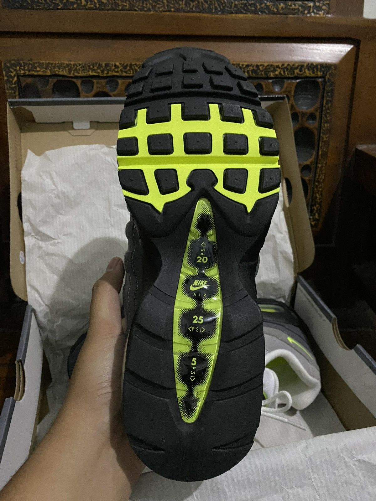 Nike Nike air max 95 og neon Big Bubble 2026 (size 9.5) Size US 9.5 / EU 42-43 - 7 Thumbnail
