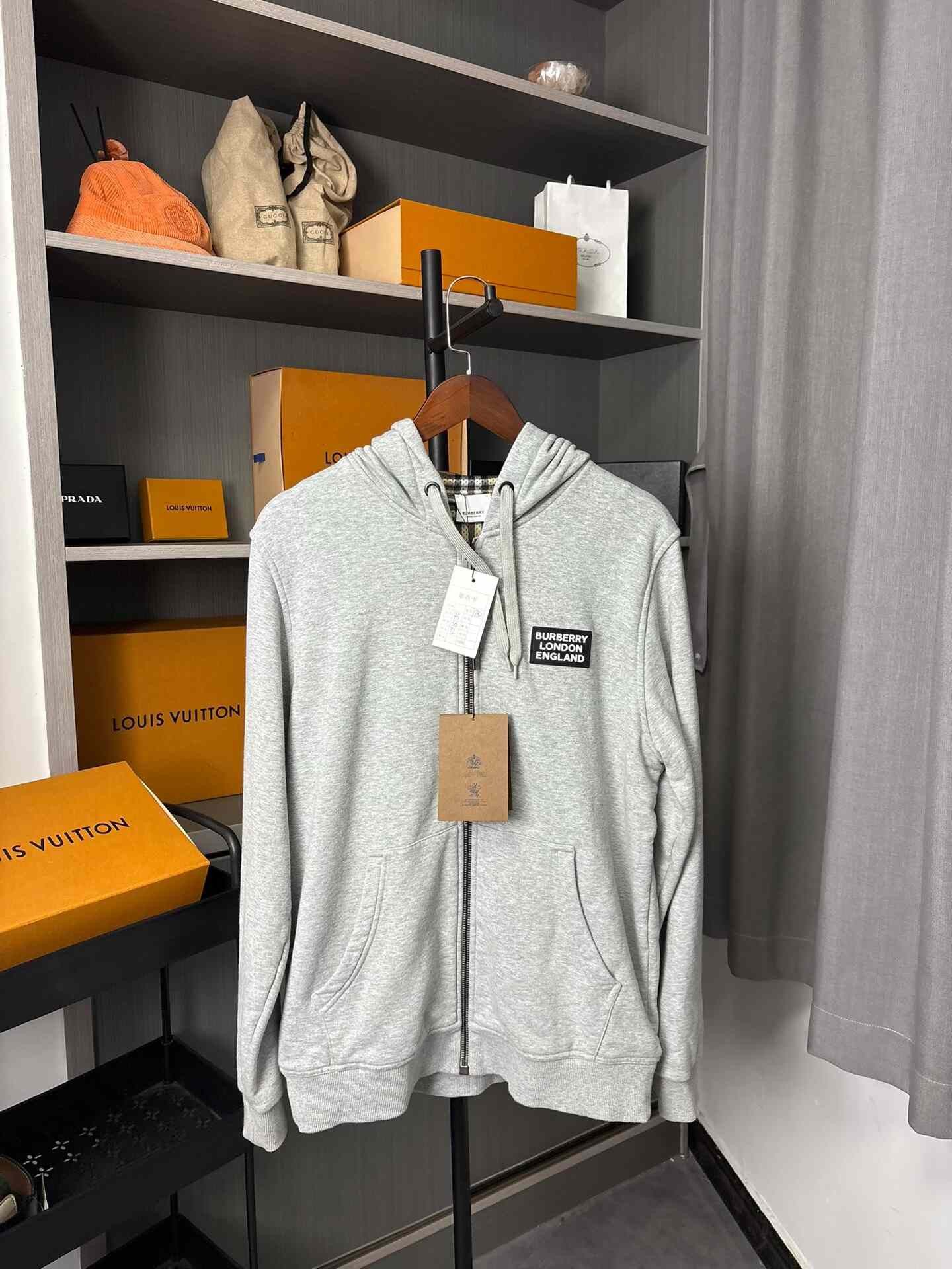 Burberry Burberry Gray Light Jacket M Men Size US M / EU 48-50 / 2 - 1 Thumbnail