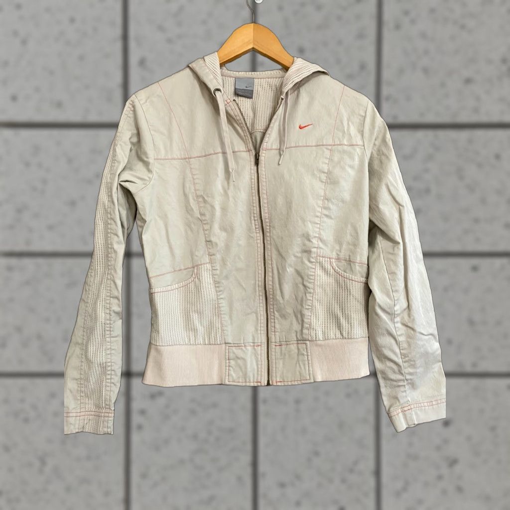 Nike VINTAGE Nike Womens MED Jacket Hooded Fitted CREME Pockets Logo 8-10 M Women's Nike Shirt? Size M / US 6-8 / IT 42-44 - 1 Thumbnail