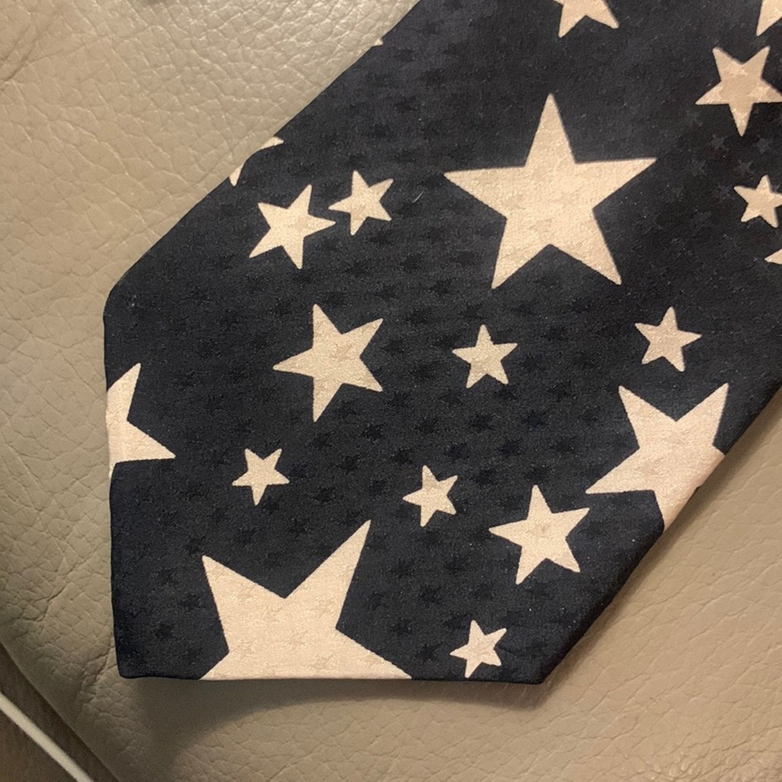 Perry Ellis 80’s Perry Ellis Portfolio bold graphic stars silk necktie Size ONE SIZE - 7 Thumbnail