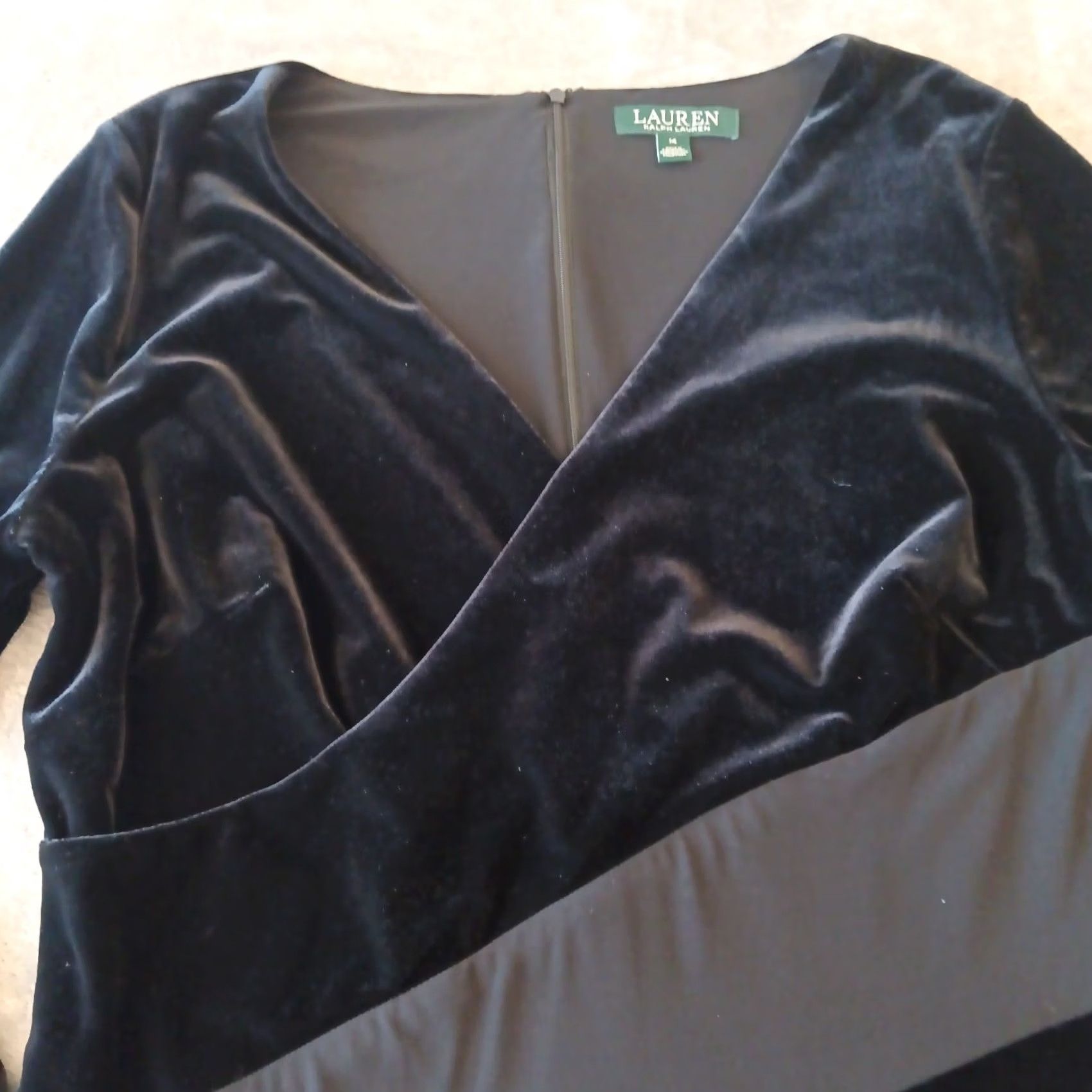 Ralph Lauren Lauren Ralph Lauren Dress Size 14 Black Knee Length Long Sleeve Velour V Neck Womens Size XL / US 12-14 / IT 48-50 - 3 Thumbnail