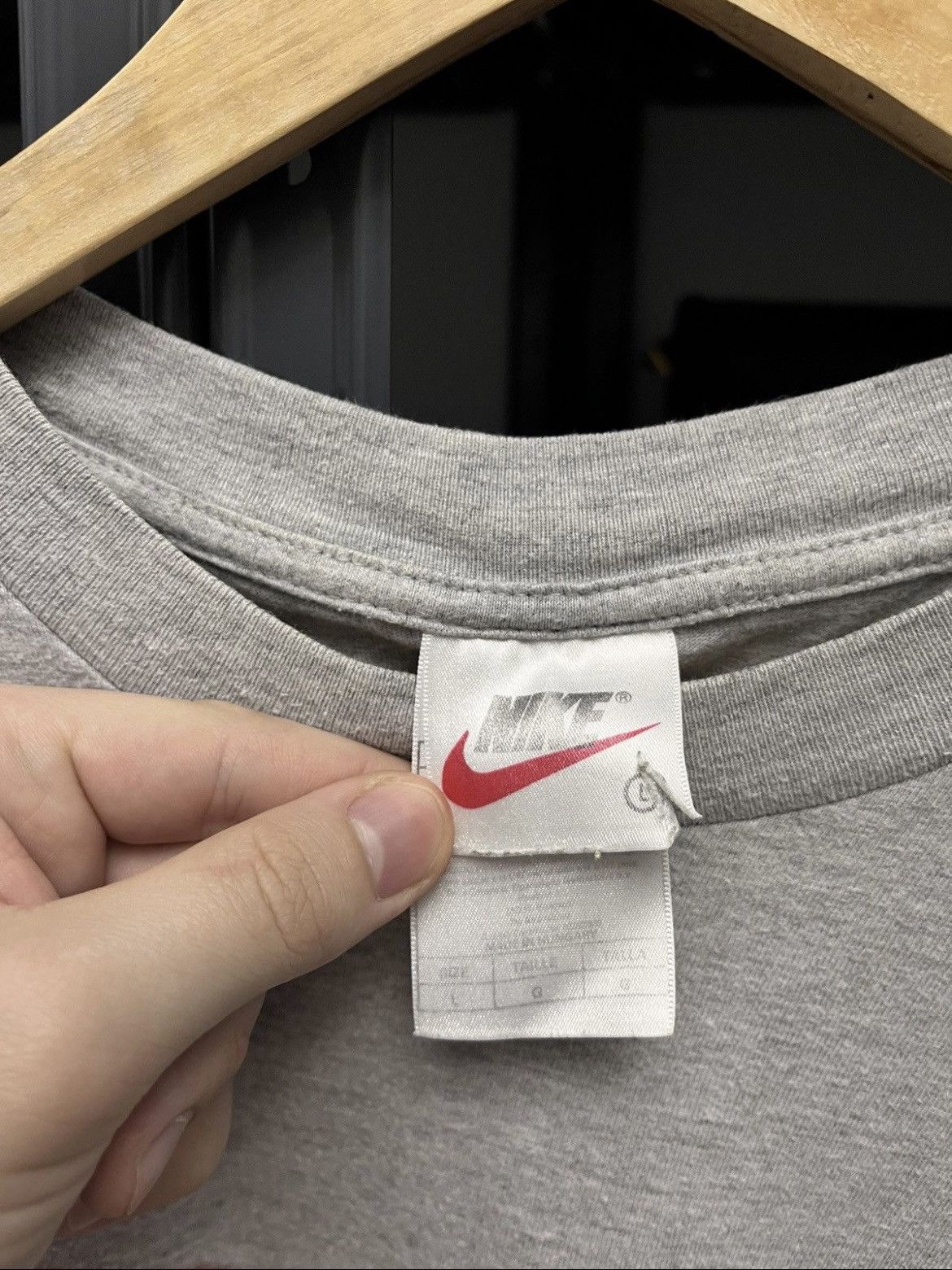 Nike Vintage Nike Logo T-shirt Size US L / EU 52-54 / 3 - 4 Thumbnail