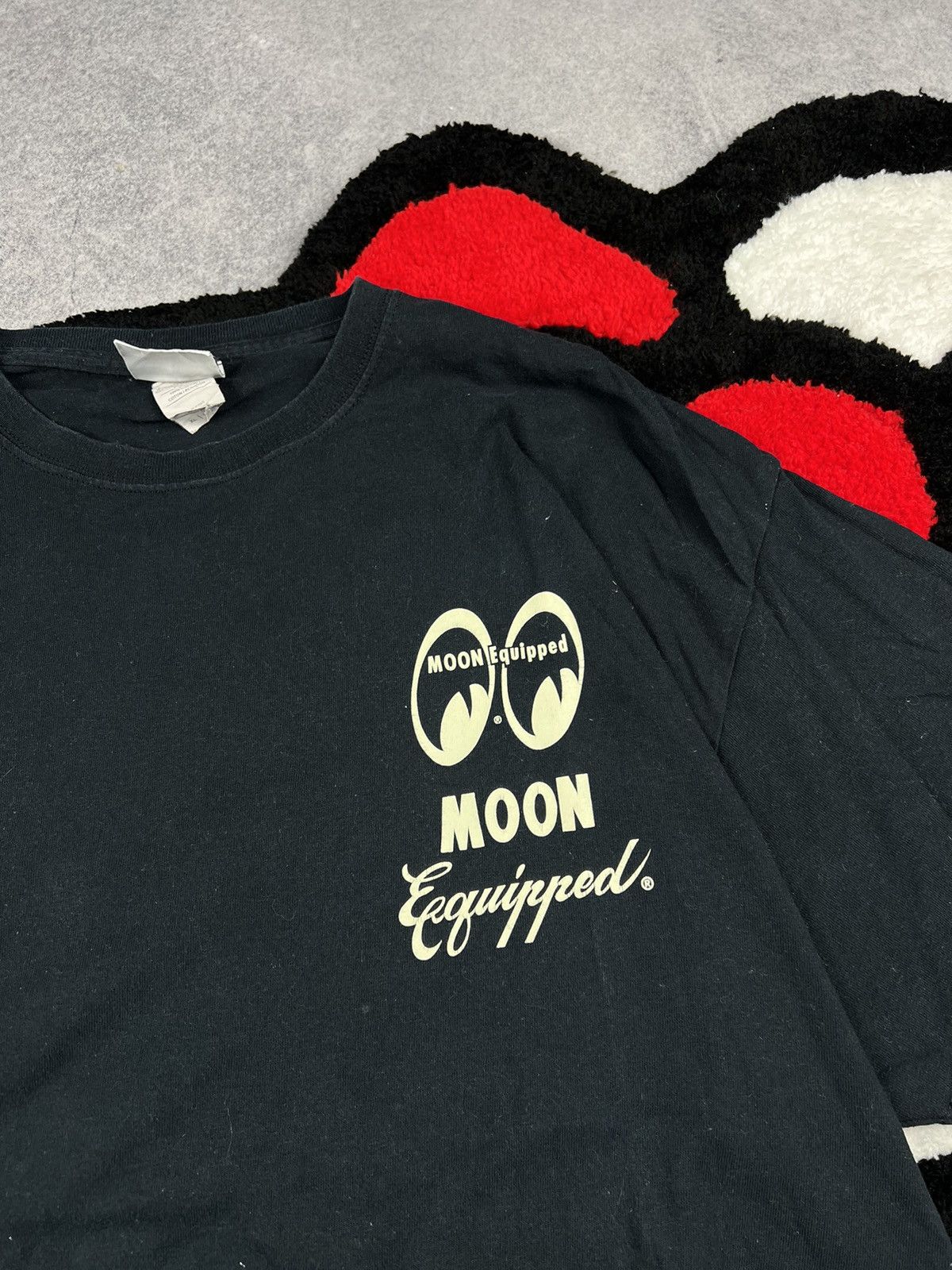 Vintage Vintage 90s Mooneyes Equipped USA Retro Big Logo Y2K Tee Size US XL / EU 56 / 4 - 8 Thumbnail